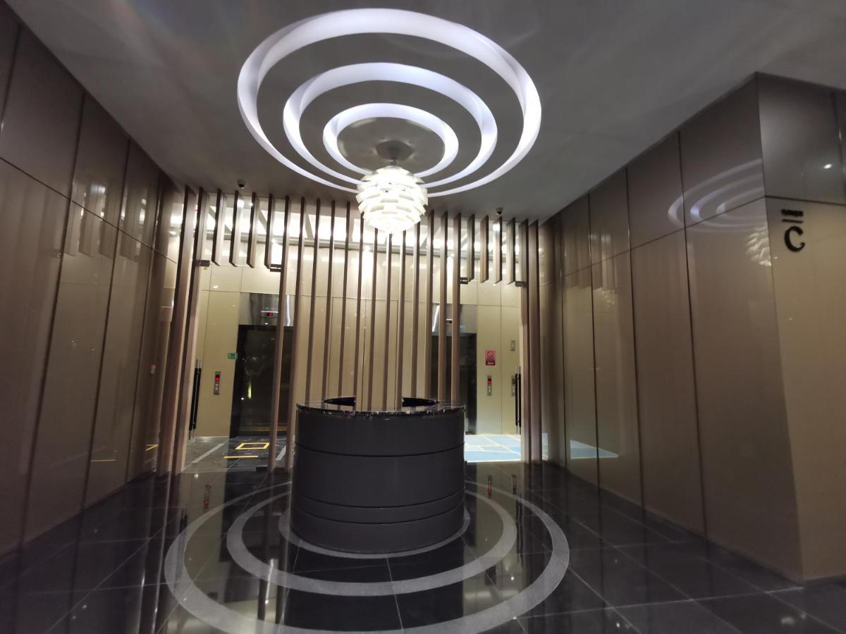 Sky Suites Klcc By Autumn Suites Premium Stay Kuala Lumpur Exterior photo