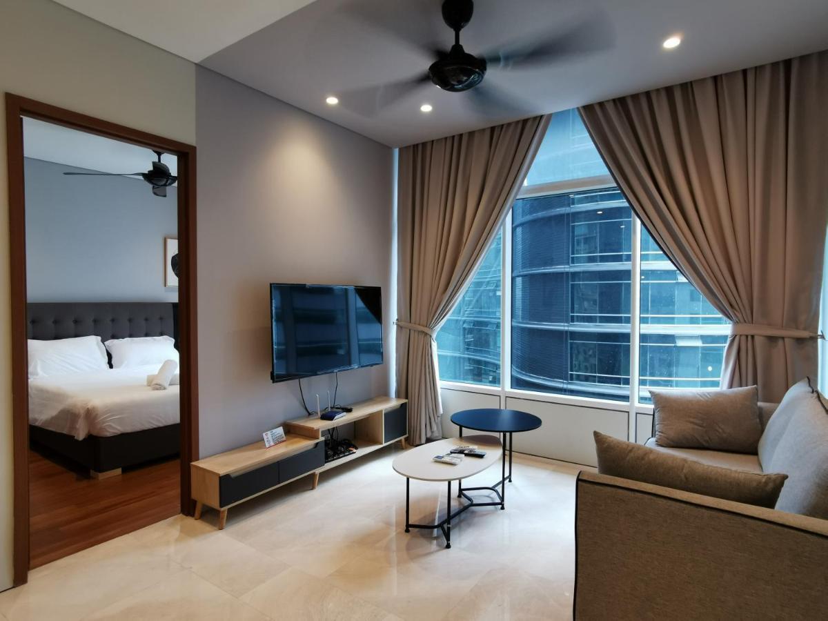 Sky Suites Klcc By Autumn Suites Premium Stay Kuala Lumpur Exterior photo